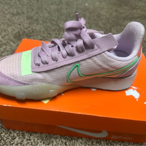 NIKE WAFFLE RACER 2X
LT ARCTIC PINK/POISON GREEN
RSE ARCTIQUE CL/VERT POISON - Picture 4 of 6